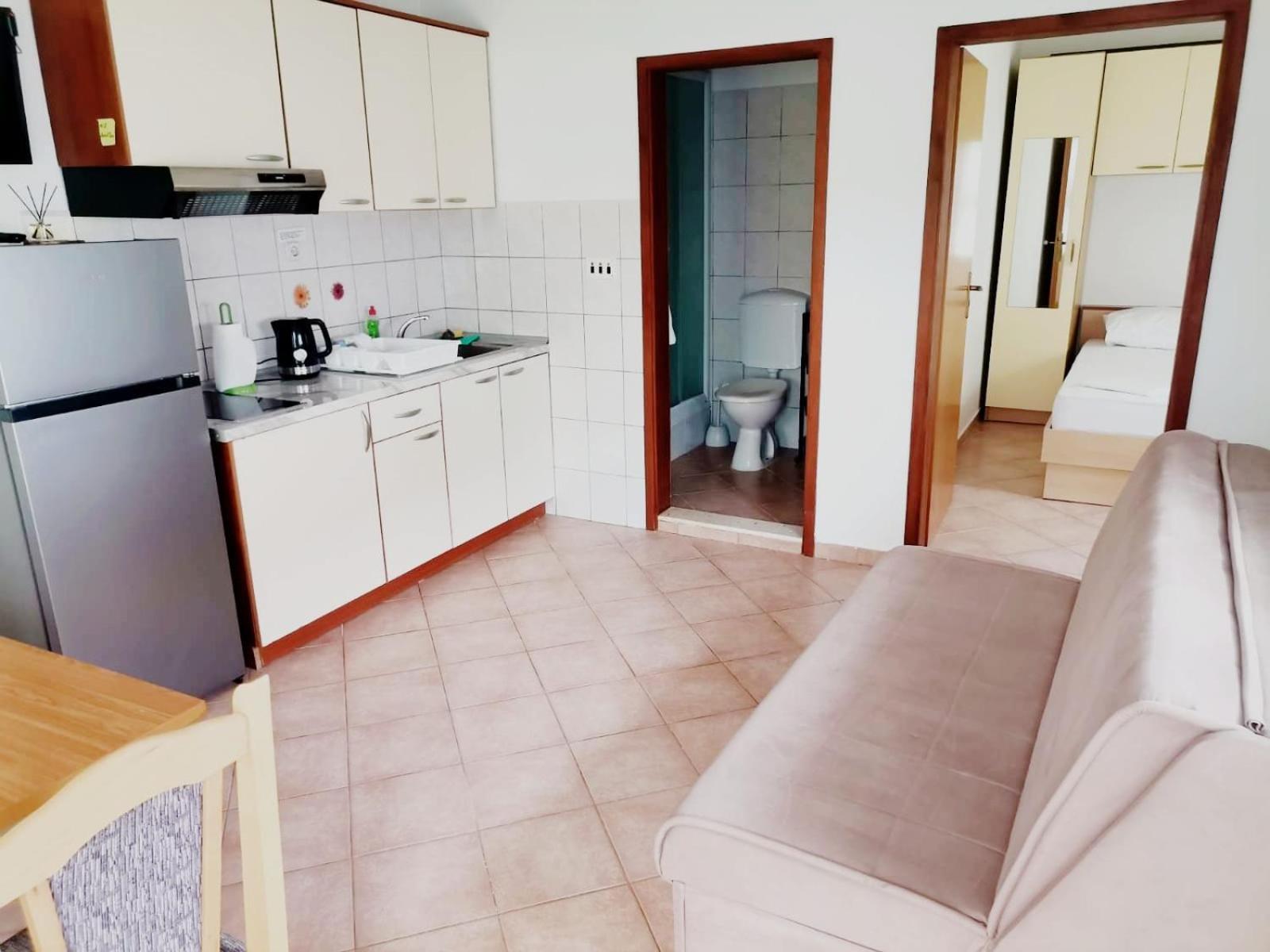 Apartments Zovko ดราเช ภายนอก รูปภาพ