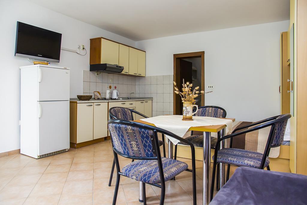 Apartments Zovko ดราเช ภายนอก รูปภาพ
