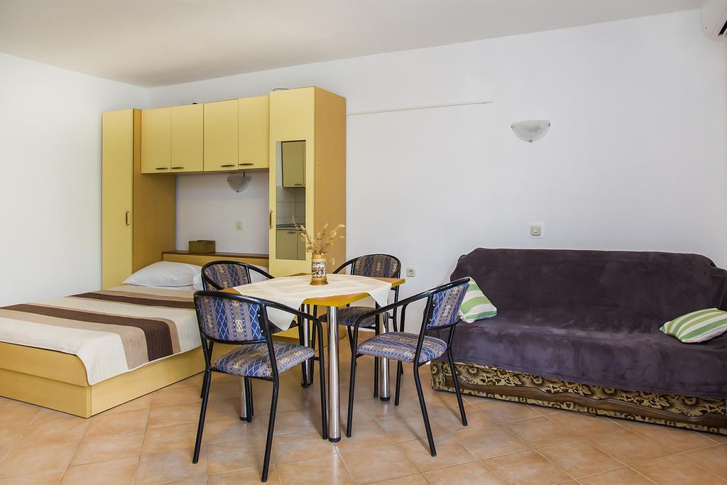 Apartments Zovko ดราเช ภายนอก รูปภาพ